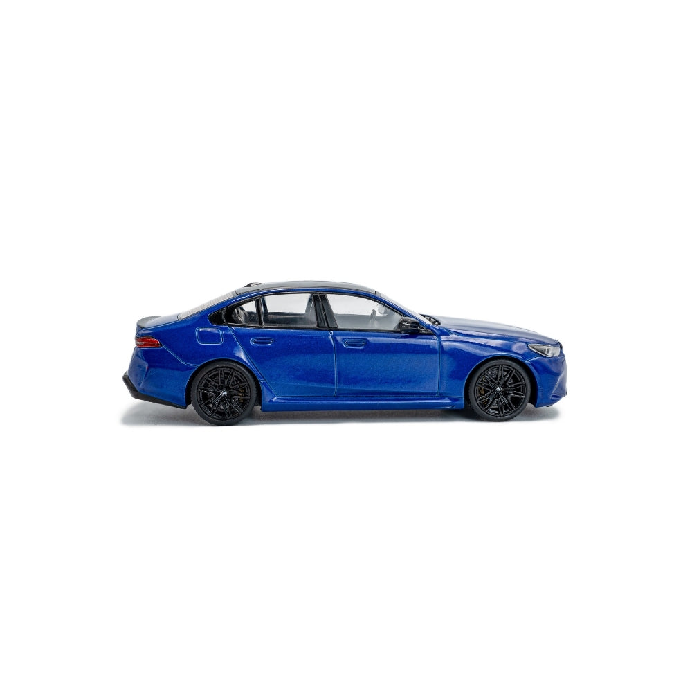 Macheta BMW M5 Marina Bay Blue 2024 scara 1:43 Solido