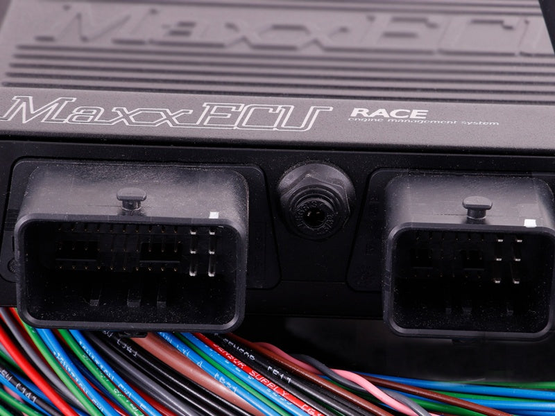 MaxxECU RACE PREMIUM (ECU, cablaje, accesorii și LSU 4.2)