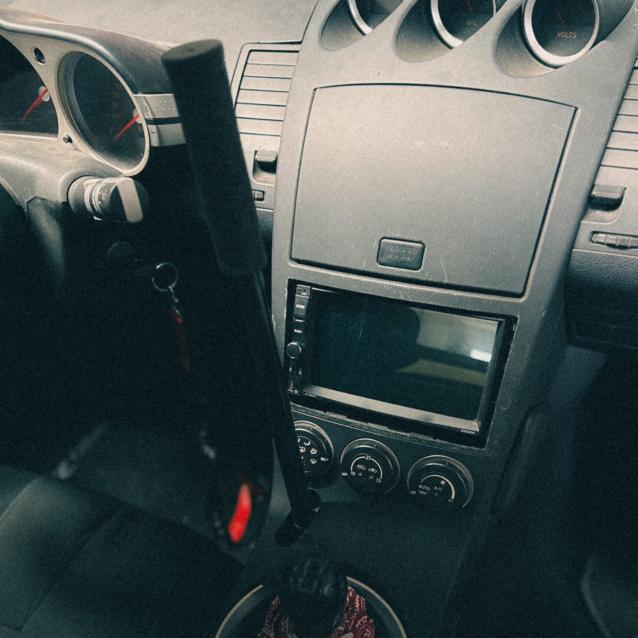 Frana de mana hidraulica ascunsa Nissan 350Z / Infiniti G35