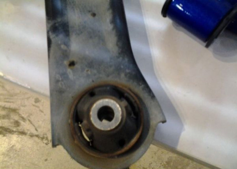 Brat suspensie inferior fata Hardrace pentru Nissan Cube - 7556