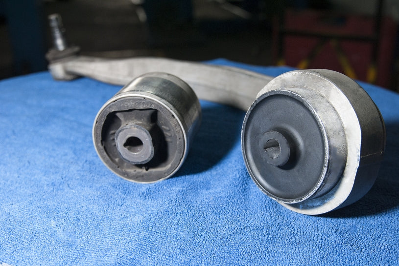 Set bucse brat suspensie inferior fata, capat spate Hardrace pentru Audi A4 / A5 - 7895