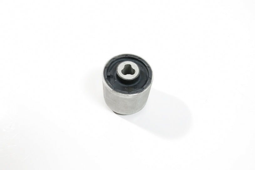 Set bucse brat suspensie inferior fata, capat spate Hardrace pentru Mercedes-Benz E-Class / E63 AMG - 8968