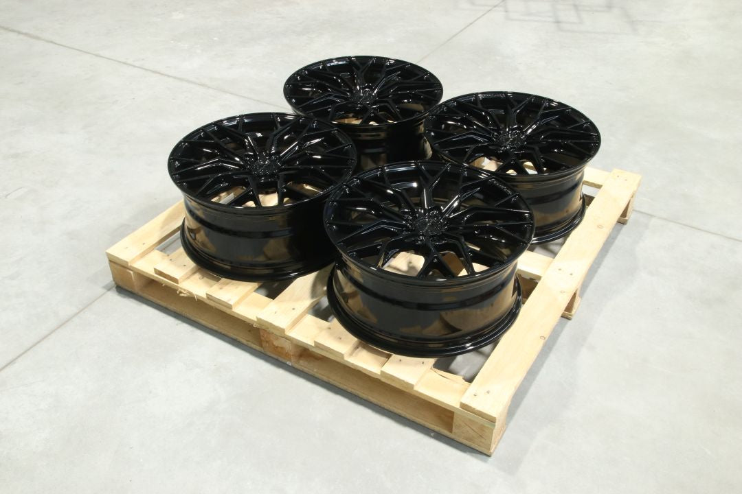 Set Jante Concaver CVR1 19x8,5 ET45 5x108 Negru Lucios
