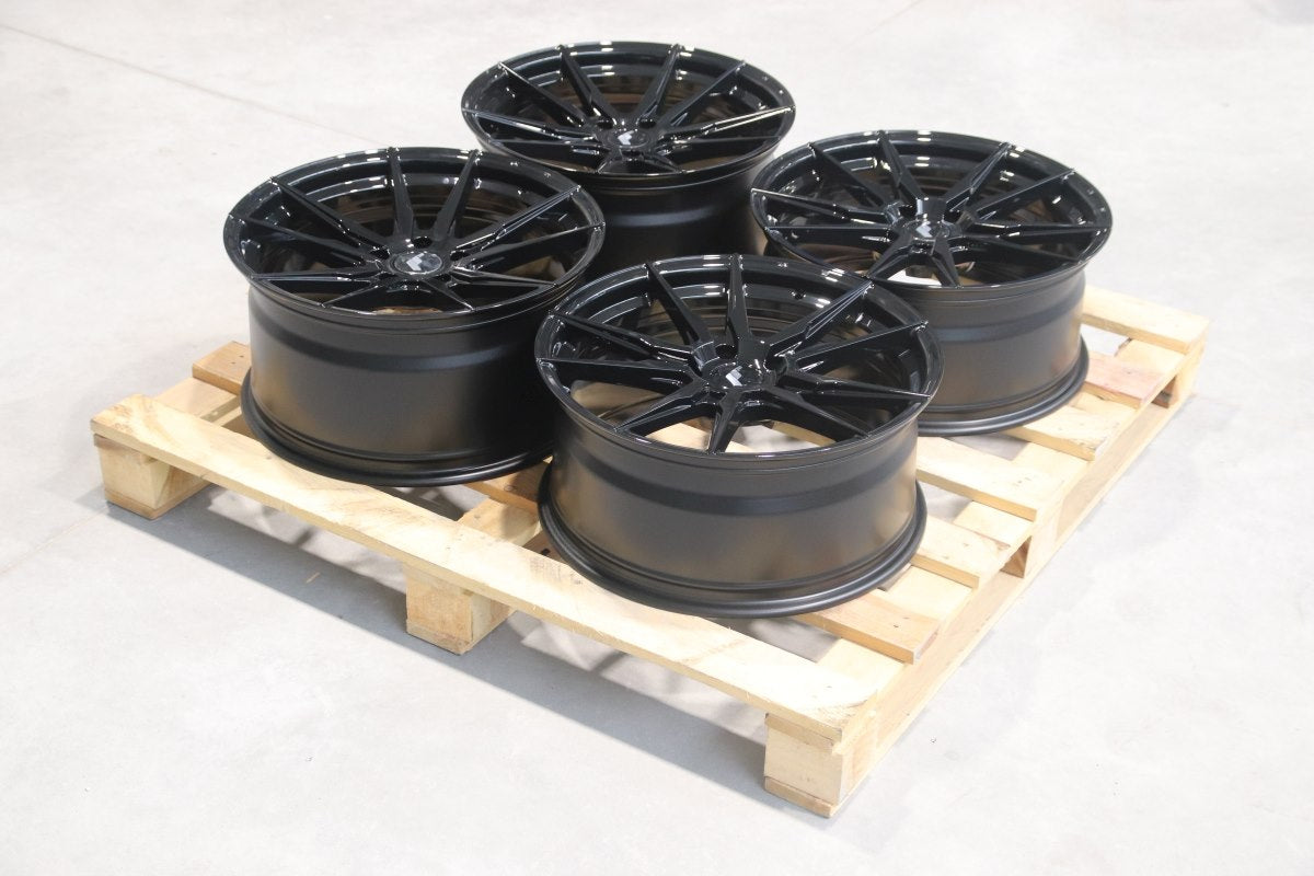 Set Jante Japan Racing JR21 19x8,5 ET35 + 19x9,5 ET35 5x120 Negru Lucios